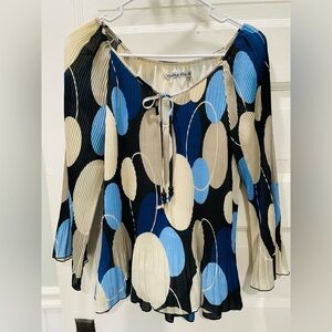 Signature by Larry Levine Women's Pleated Blouse, Blue, Black, and Cream, Medium